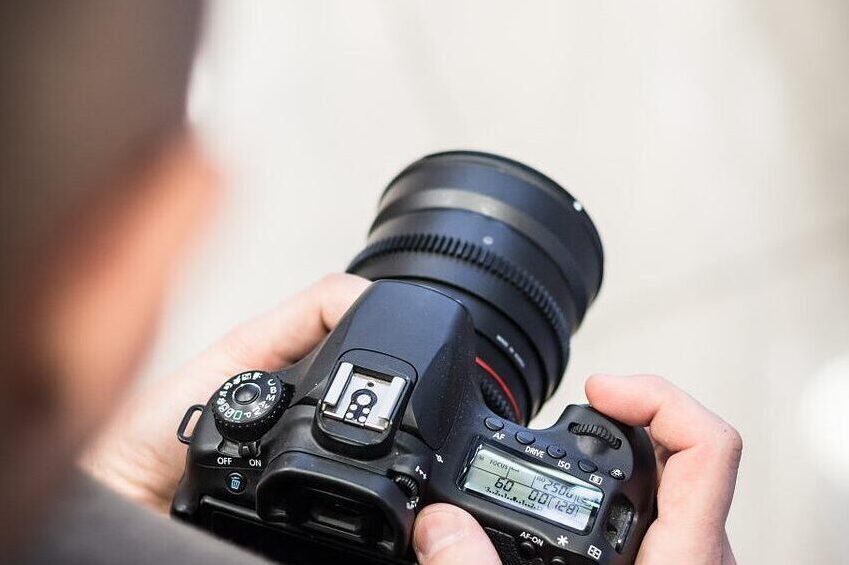photographer, camera, photography-424620.jpg